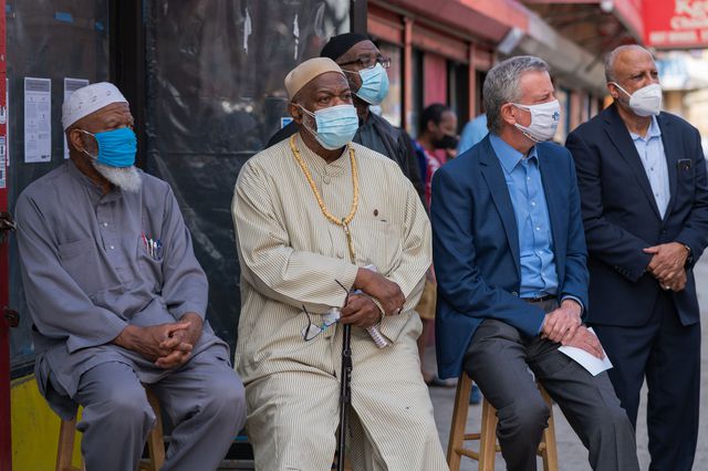 NYC Mayor Bill de Blasio visits with religious leaders of the Muslim community at a pop-up vaccine site in The Bronx.